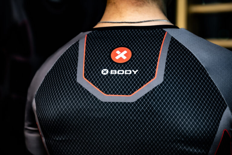 Xbody obleka, logo od zadaj